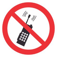 Запрещающий знак Р18 "Запрещается пользоваться мобильным (сотовым) телефоном или переносной рацией"